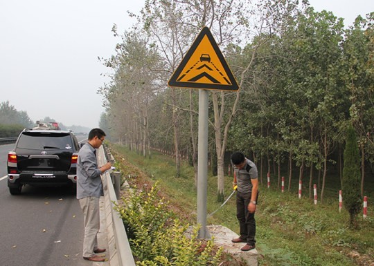 羅莊道路標(biāo)識(shí)牌